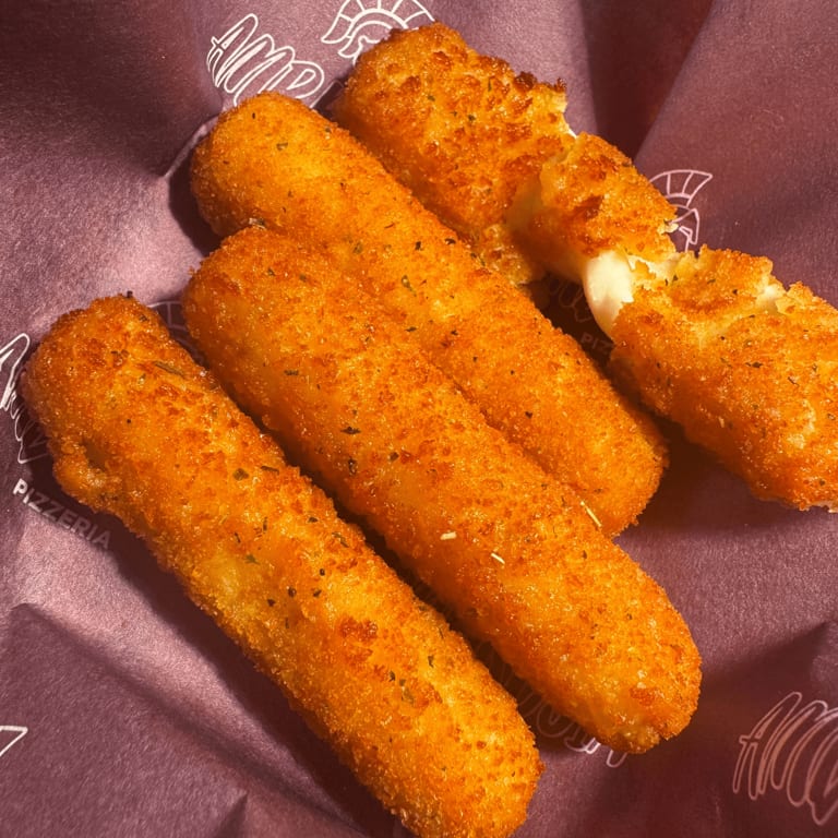 Delicious mozzarella sticks
